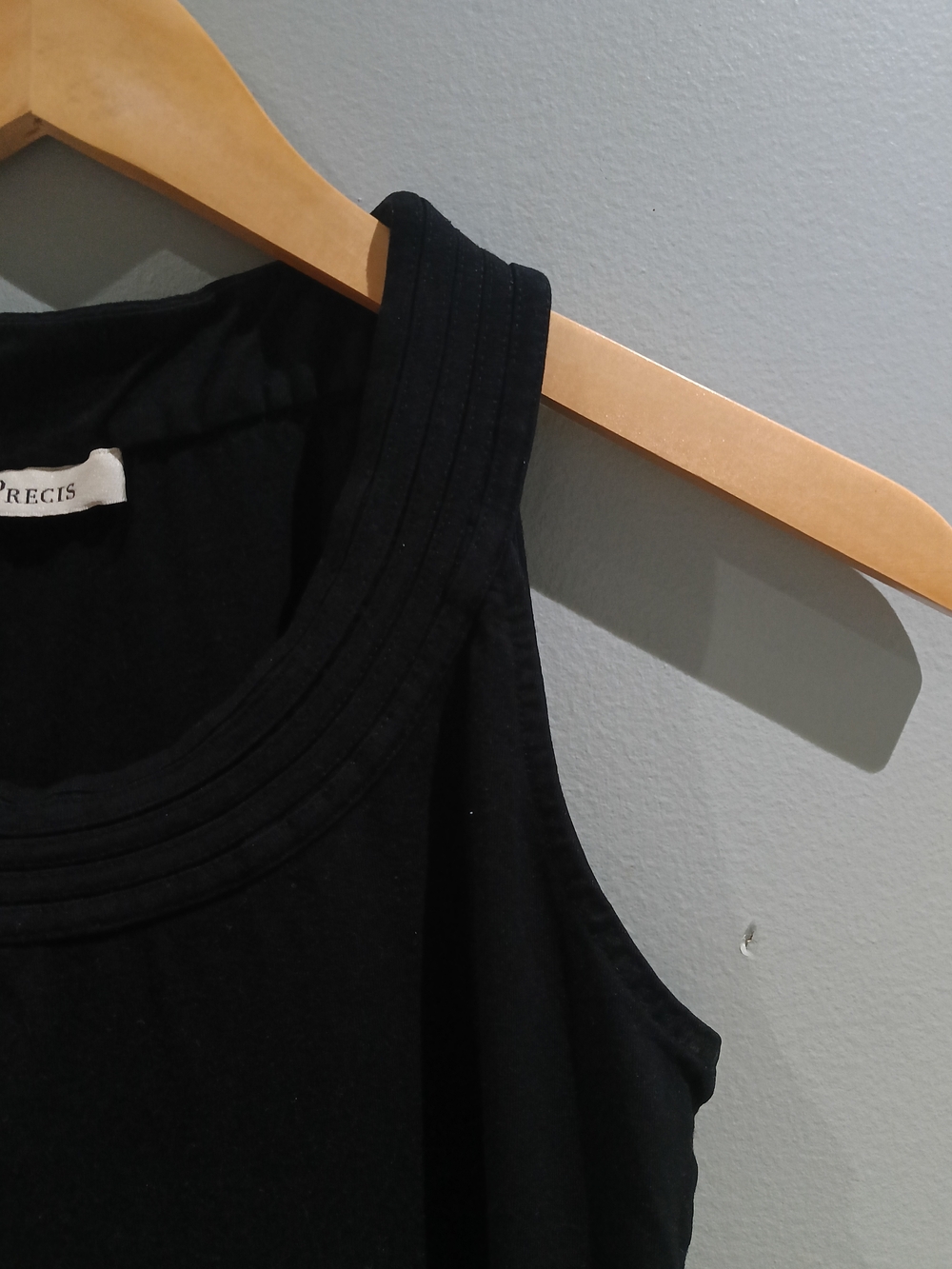 Precis Women's Black Ribbed Scoop Tank Top - Picture 4 of 5